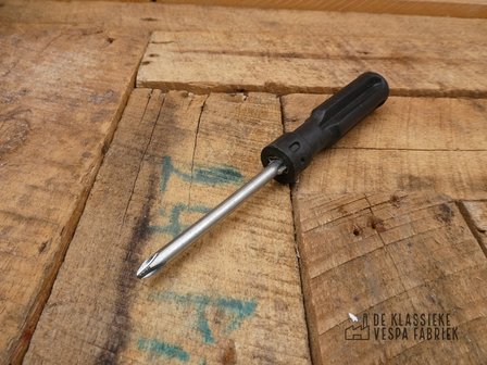 Screwdriver flat tip and phillips head