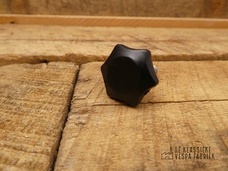 Tiltknob single saddle V50