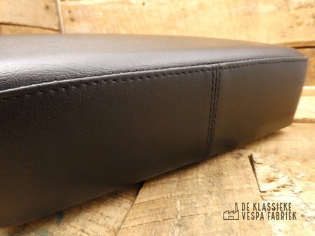 Cushion for the luggage rack black for zwart V1-15