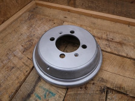 Brake drum, rear, VNB/VBA/VBB