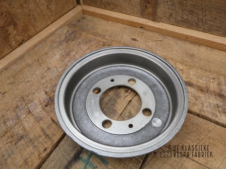 Brake drum, front, VNB/VBA/VBB