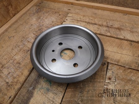 Brake drum, rear V50/V90