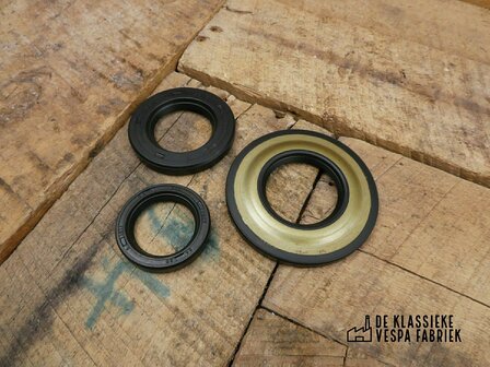 Oil Seal Set engine a.o. GTR/TS/Sprint/Rally/P125/P150/P200