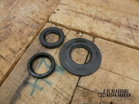 Oil Seal Set engine Rally180