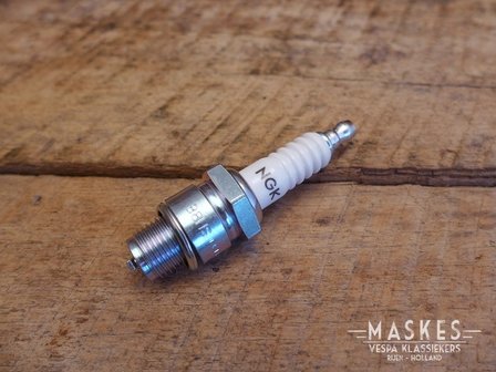 Spark plug NGK B8HS