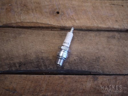 Spark plug NGK B6HS