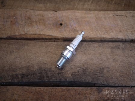 Spark plug NGK B6ES