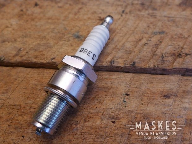 Sparkplug NGK B8ES