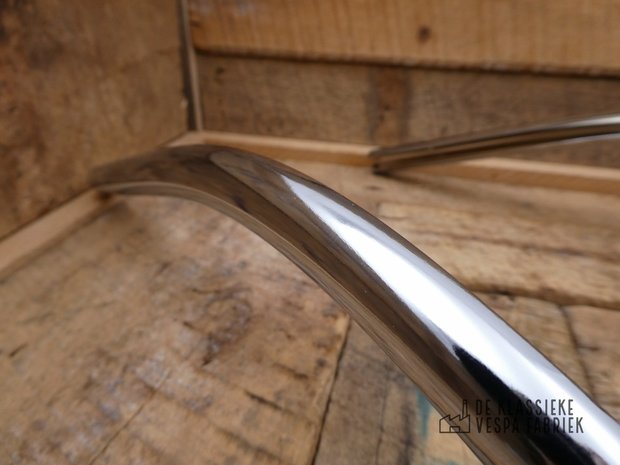 Legshield trim chrome GS150