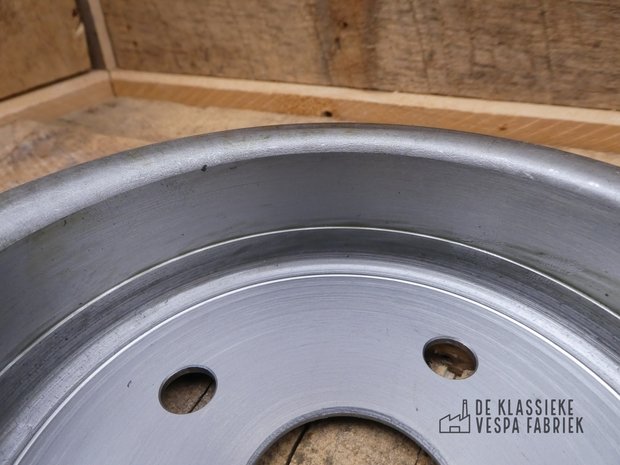 Brake drum, front, V50/V90