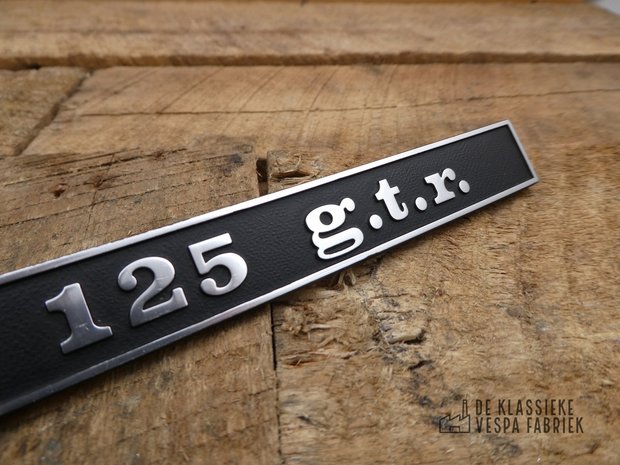 Emblem '125 gtr'